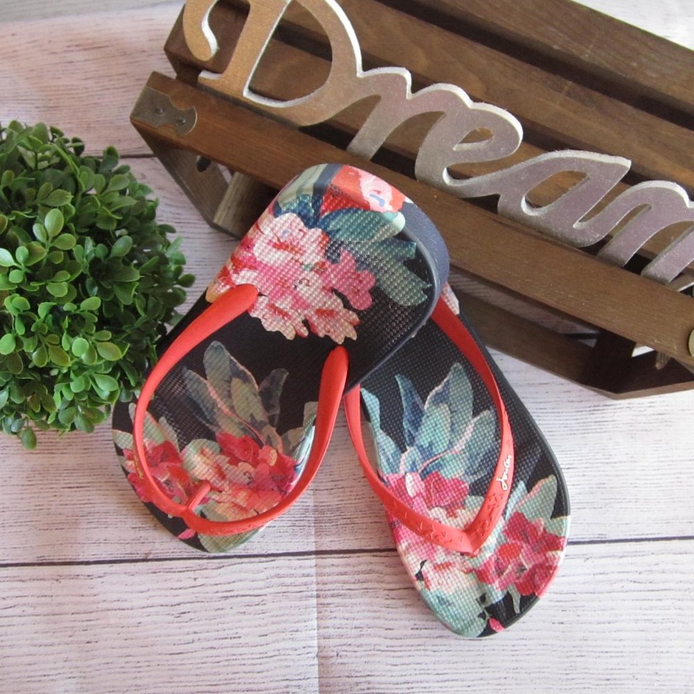 Joules Navy Floral Flip Flops